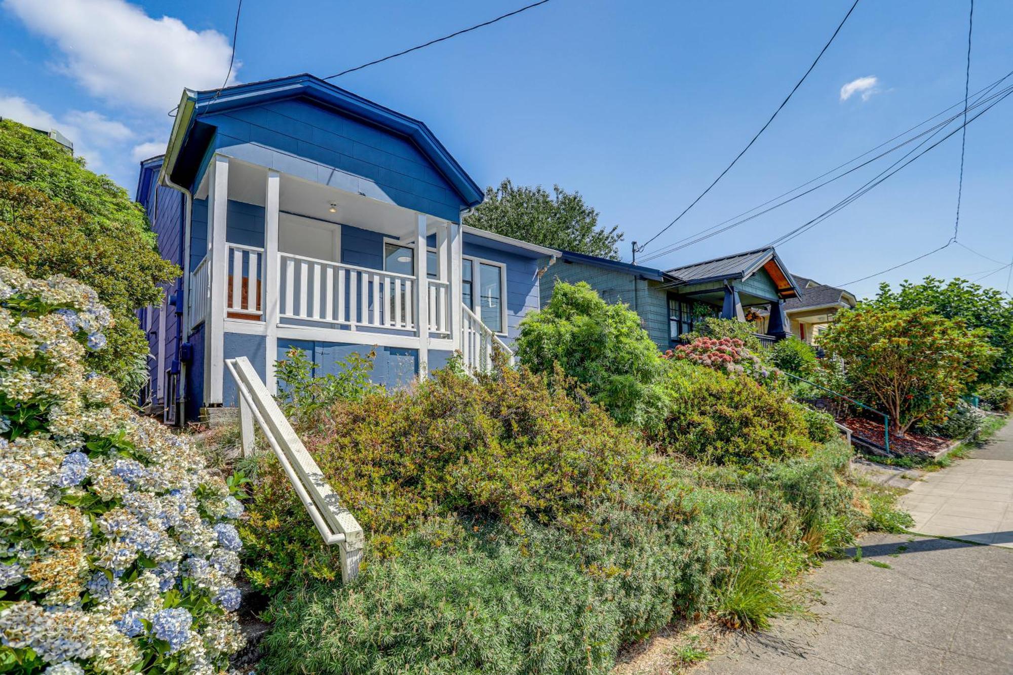 Family-Friendly Seattle Home In Green Lake! Exterior photo